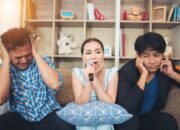 Orang Tua yang Kesulitan Menjaga Persahabatan Biasanya Lakukan 8 Hal Ini Tanpa Sadar