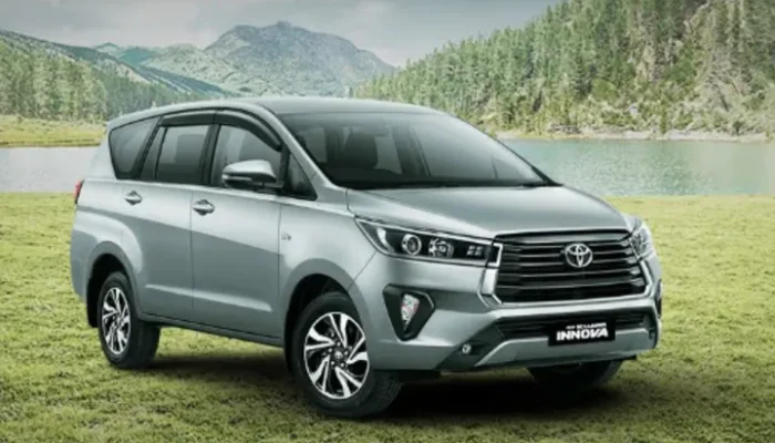 Innova Reborn vs Innova Venturer 2025: 5 Perbedaan Penting yang Harus Kamu Tahu!