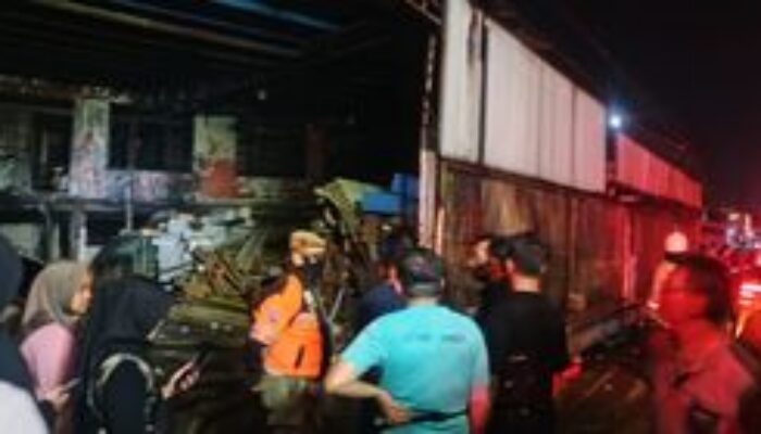 Gudang Baja Tua di Soetta Bandung Kebakaran, Diduga Akibat Korsleting Listrik