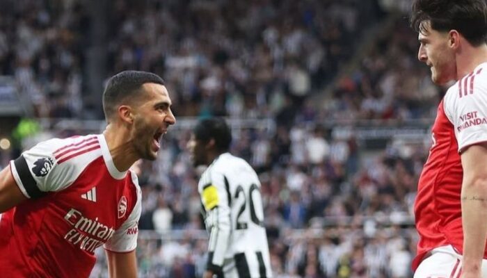 Arsenal vs Chelsea 1-1, Mikel Merino Yakin Caicedo Layak Dikartu Merah