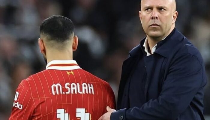 Arne Slot Pastikan Mohamed Salah Tetap di Liverpool Hingga 2026