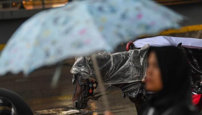 BMKG: Waspada Cuaca Ekstrem Nataru, Hujan Lebat Ancam Jabodetabek