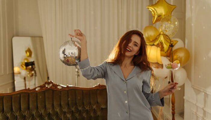 Jomblo Bukan Penghalang! 7 Tips Seru Rayakan Tahun Baru Tanpa Pasangan