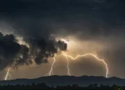 BMKG: Monsun Asia dan Dingin Siberia Sebabkan Cuaca Ekstrem di Indonesia Akhir Tahun 2025