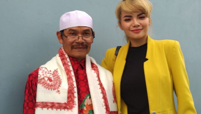 Ayah Dinar Candy Pingsan Lihat Foto Bikini Anaknya