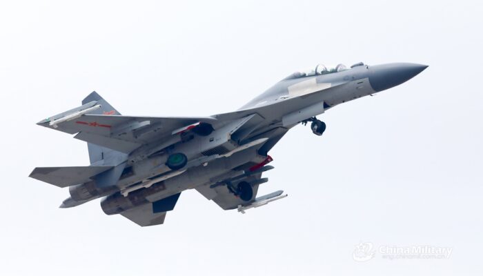 China gelar simulasi perang jet tempur J-16 melawan Rafale India