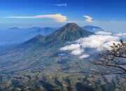 Gunung Terpopuler di Jawa Barat yang Wajib Dikunjungi Pebukit Indonesia