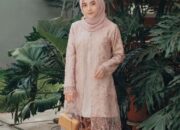 Model baju kebaya modern yang sedang tren tahun ini