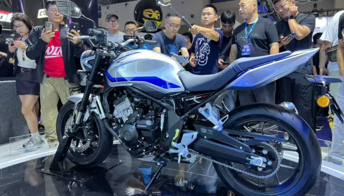 Honda CB500 Super Four 2026 diluncurkan, mesin 502 cc dan quick shifter jadi andalan
