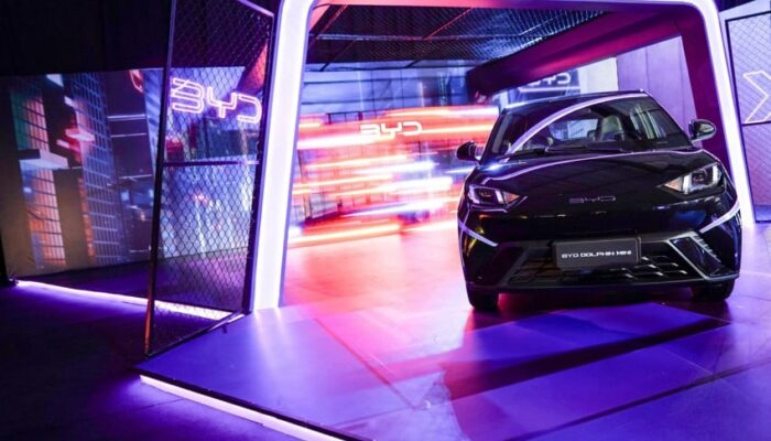 Tesla Tumbang di Eropa? Penjualan 2025 Meroket, BYD dan Kesalahan Musk Jadi Pemicu