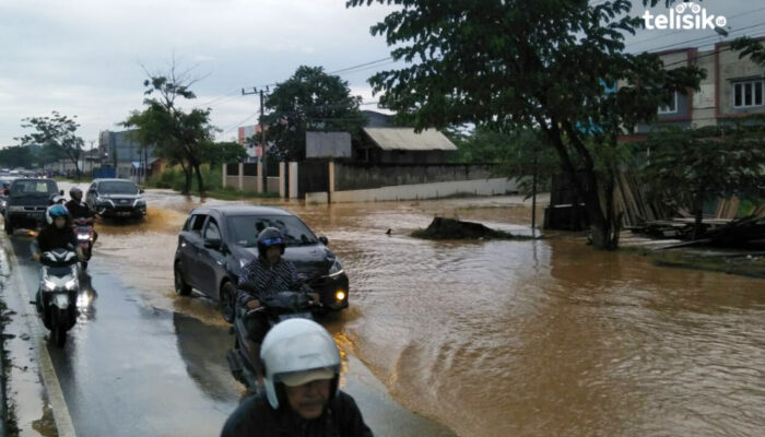 Mobil Sigra Ternyata Terjebak Macet Akibat Banjir, Pengemudi Meninggal