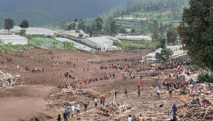 6 Korban Longsor Cisarua Belum Ditemukan, Tim SAR Gabungan Percepat Pencarian