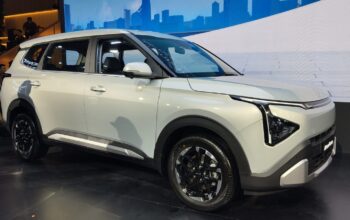 Kia Carens 2026 Diluncurkan di IIMS, Harga Mulai Rp319 Juta