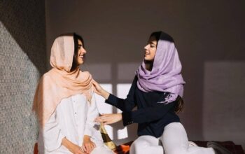 Hukum Keluar Flek Cokelat Saat Puasa, Batal atau Tidak?