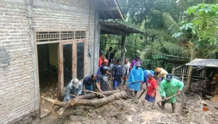 Dampak cuaca ekstrem, BPBD laporkan tujuh kejadian di dua kecamatan Tasikmalaya